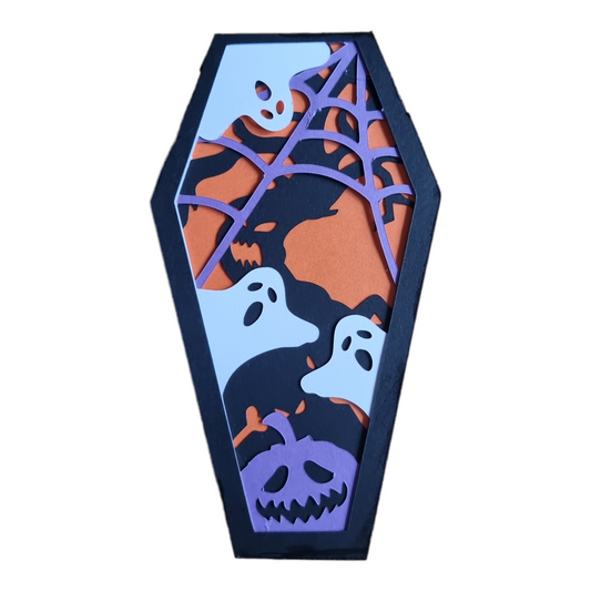 Halloween-Sarg mit Geistern und Kürbissen