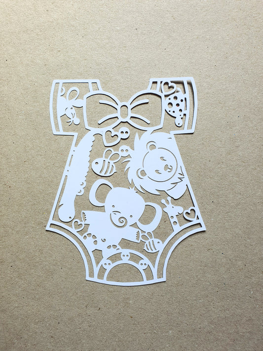 Papierdekoration für Kinderkleidung